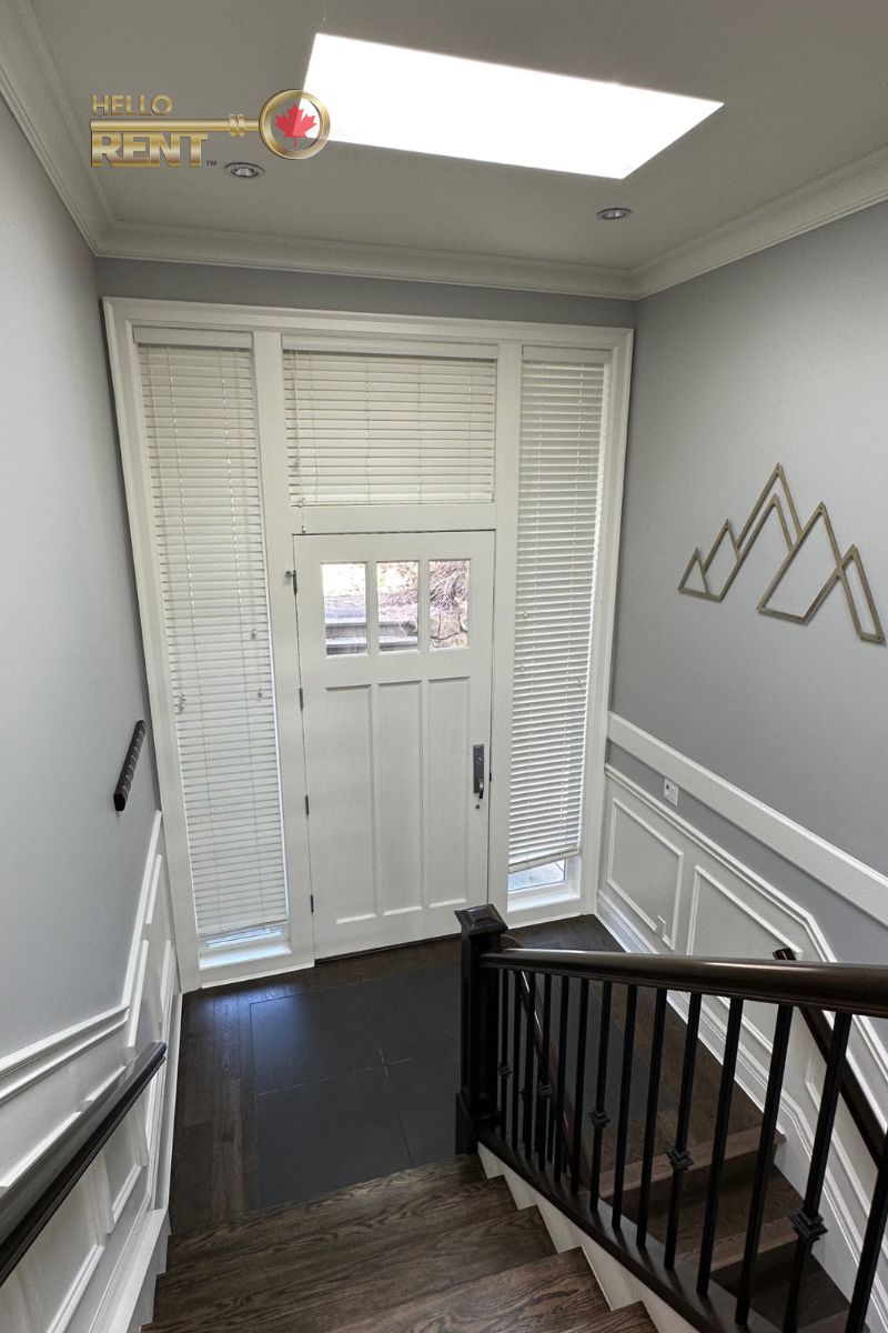 FAMILY HOME IN EDGEMONT VILLAGE 747 Westmoreland Crescent North