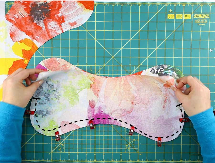 DIY Dog Bone Pillow Pattern Headrest Pillow Tutorial (VIDEO) ⋆ Hello