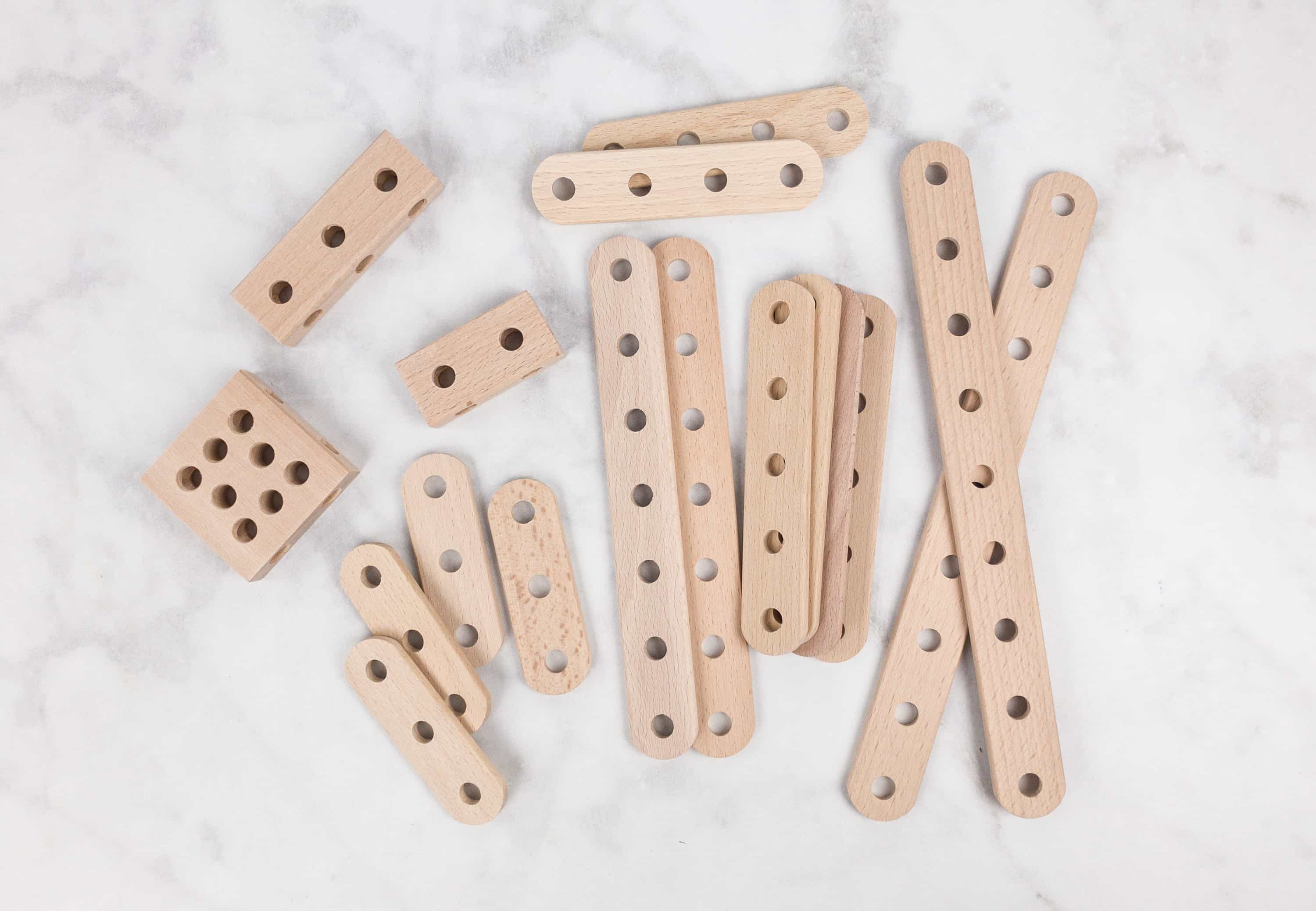 Amazon STEM Toy Club August 2017 Subscription Box Review 3 to 4 Year