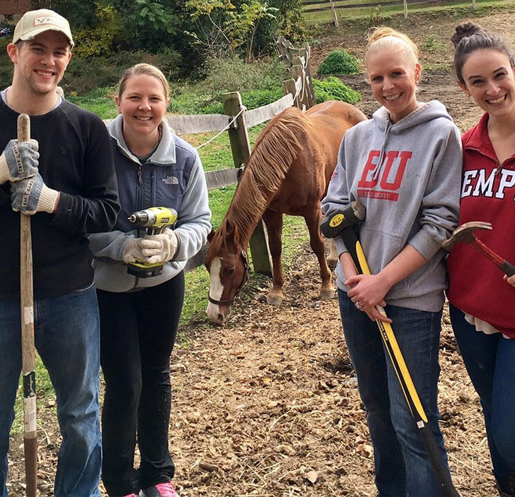 Tierney Visits Courtesy Stable. Hello Tierney