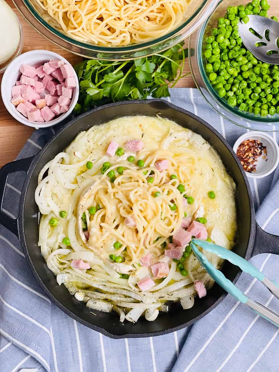 Baked Brie Spaghetti Another baked cheese pasta to try!