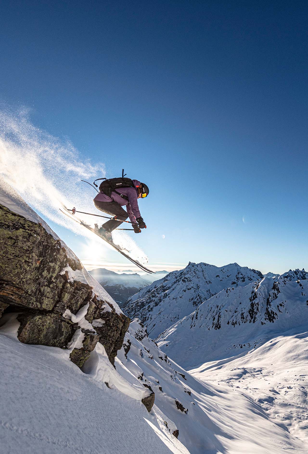 WHAT TO WEAR SKIING Helly Hansen AU