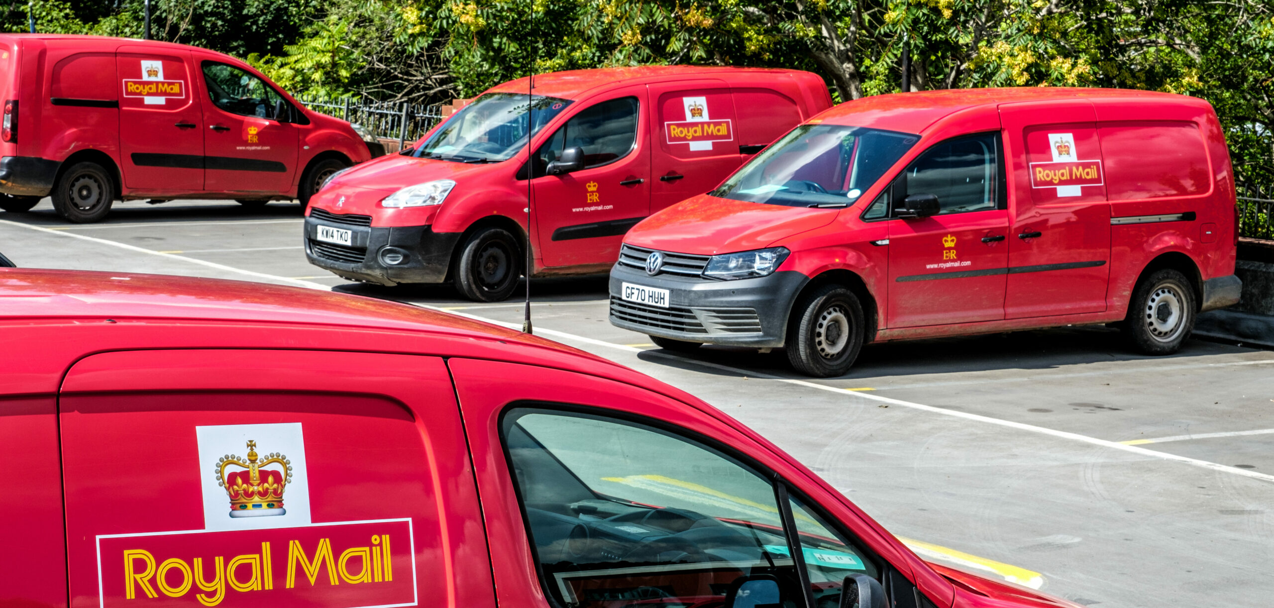 List of Retailers that Deliver with Royal Mail (UK) Live Chat Directory