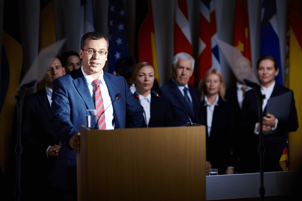 Why do politicians use teleprompters Speech prompters explained