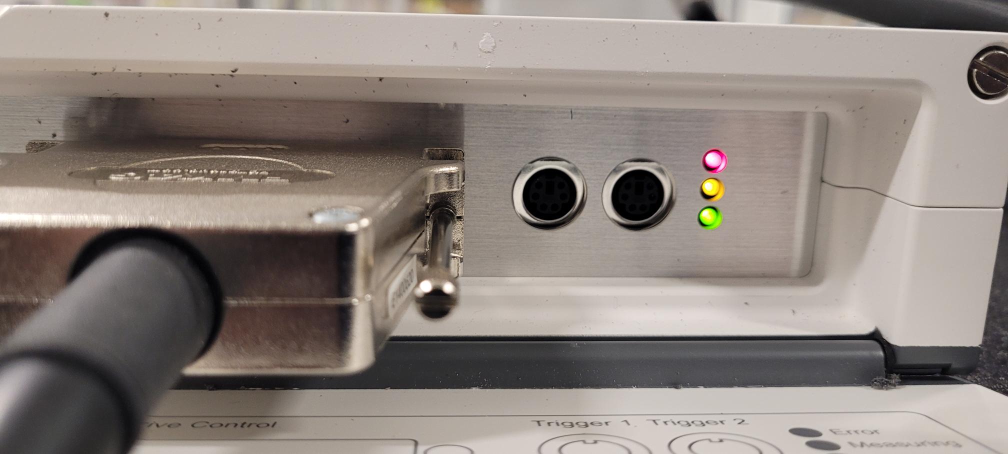 The CCU has 3 solid colored lights and the BluePhantom2 system cannot