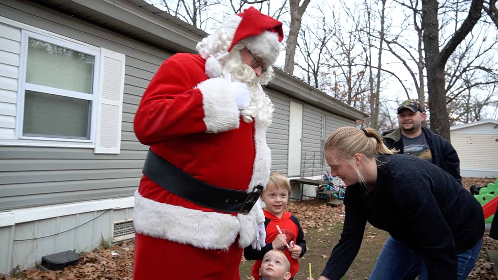 Christmas Santa Gallery Help Give Hope • Springfield, MO