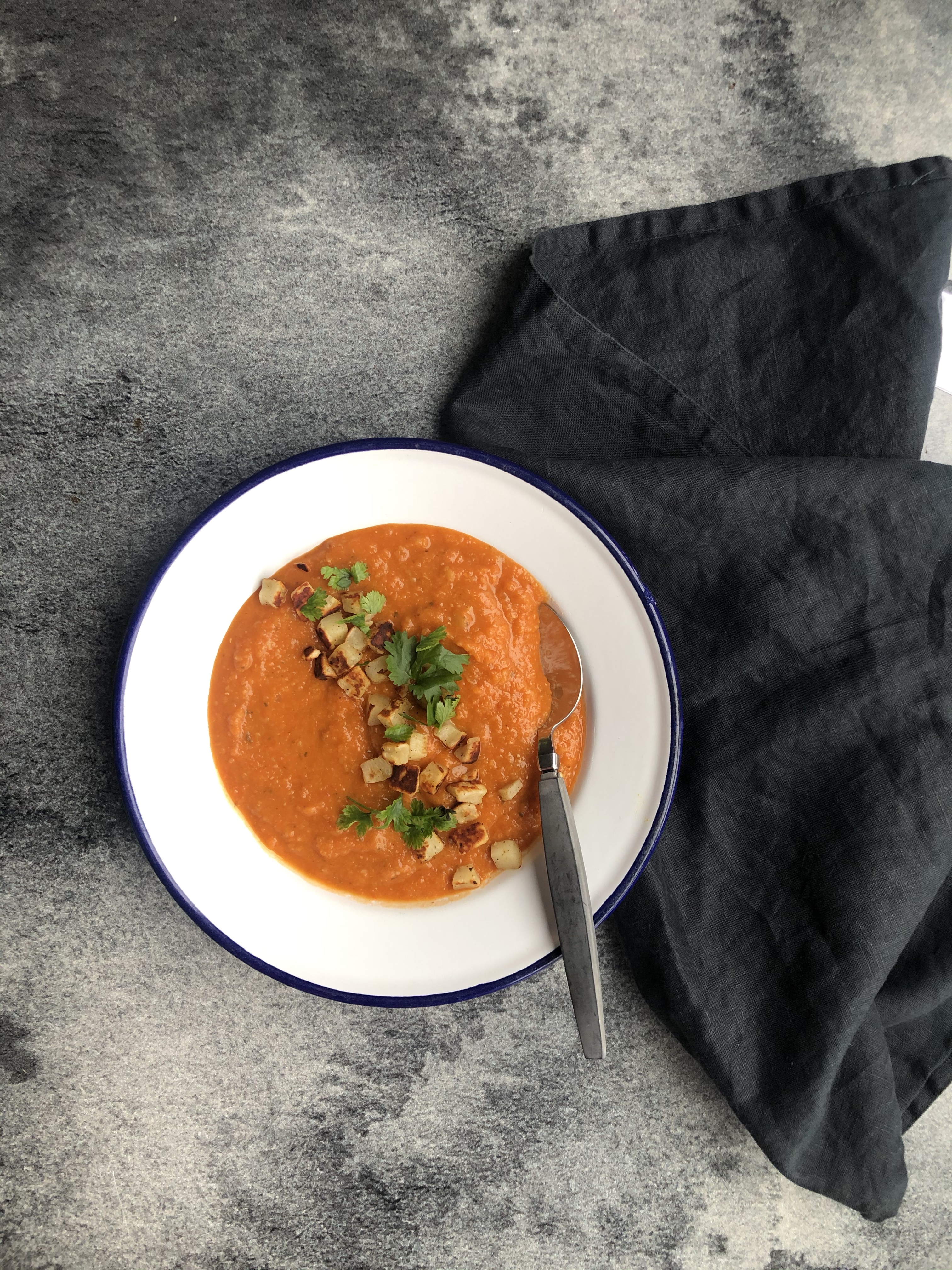 Lämmittävä Linssikeitto – Helsinkitchen