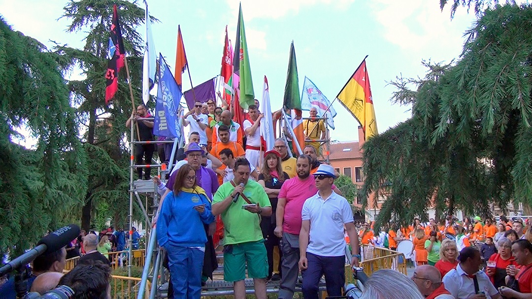Con el tradicional Pregón de las Peñas, se iniciaron las Fiestas