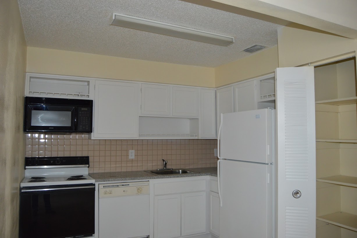 Beltrees Plaza Dunedin, Florida Apartment Rentals Hendricks