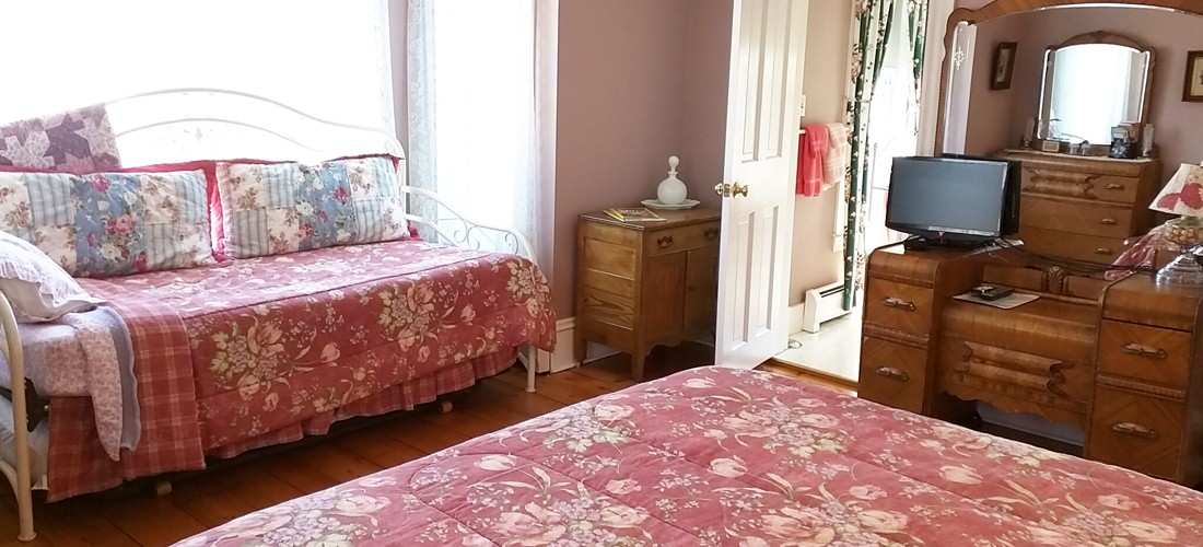 The Front Room Henniker House B&B