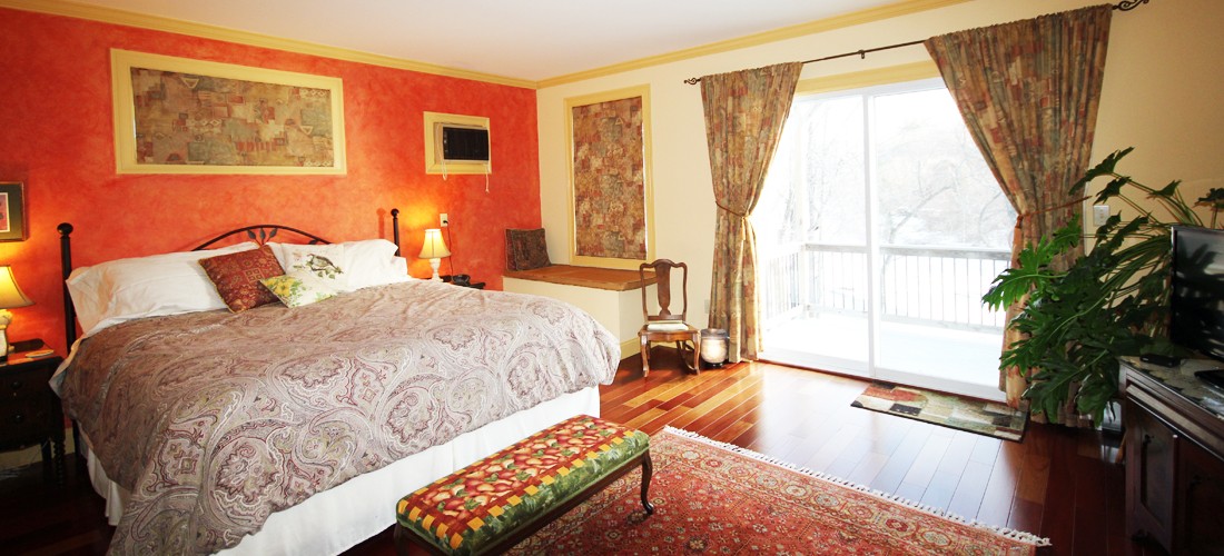 The Pear Room Henniker House B&B