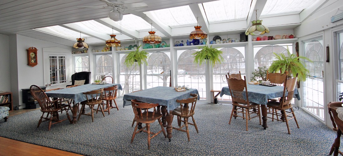 Henniker House B&B Bed and Breakfast Central New Hampshire Inn NH lodging getaway charming