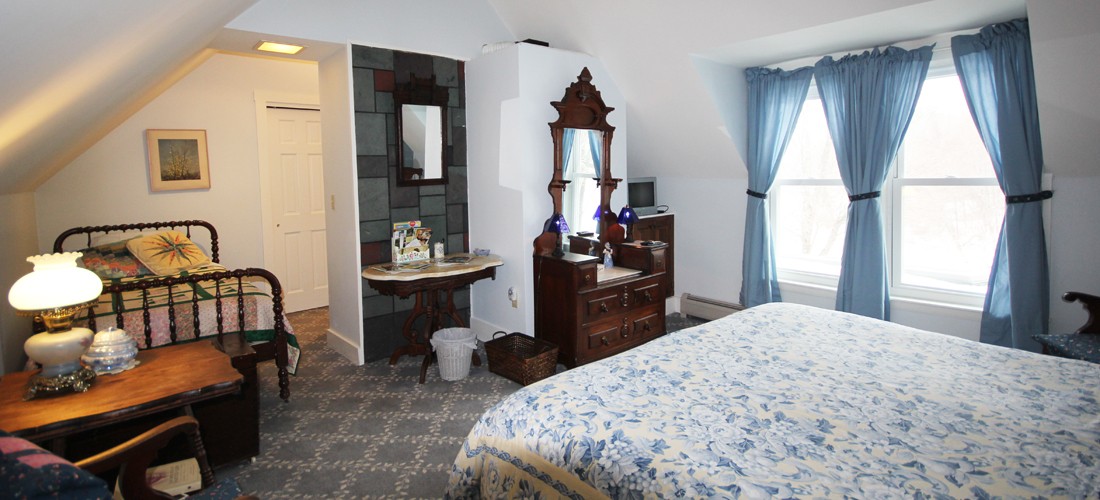 The River Room Henniker House B&B