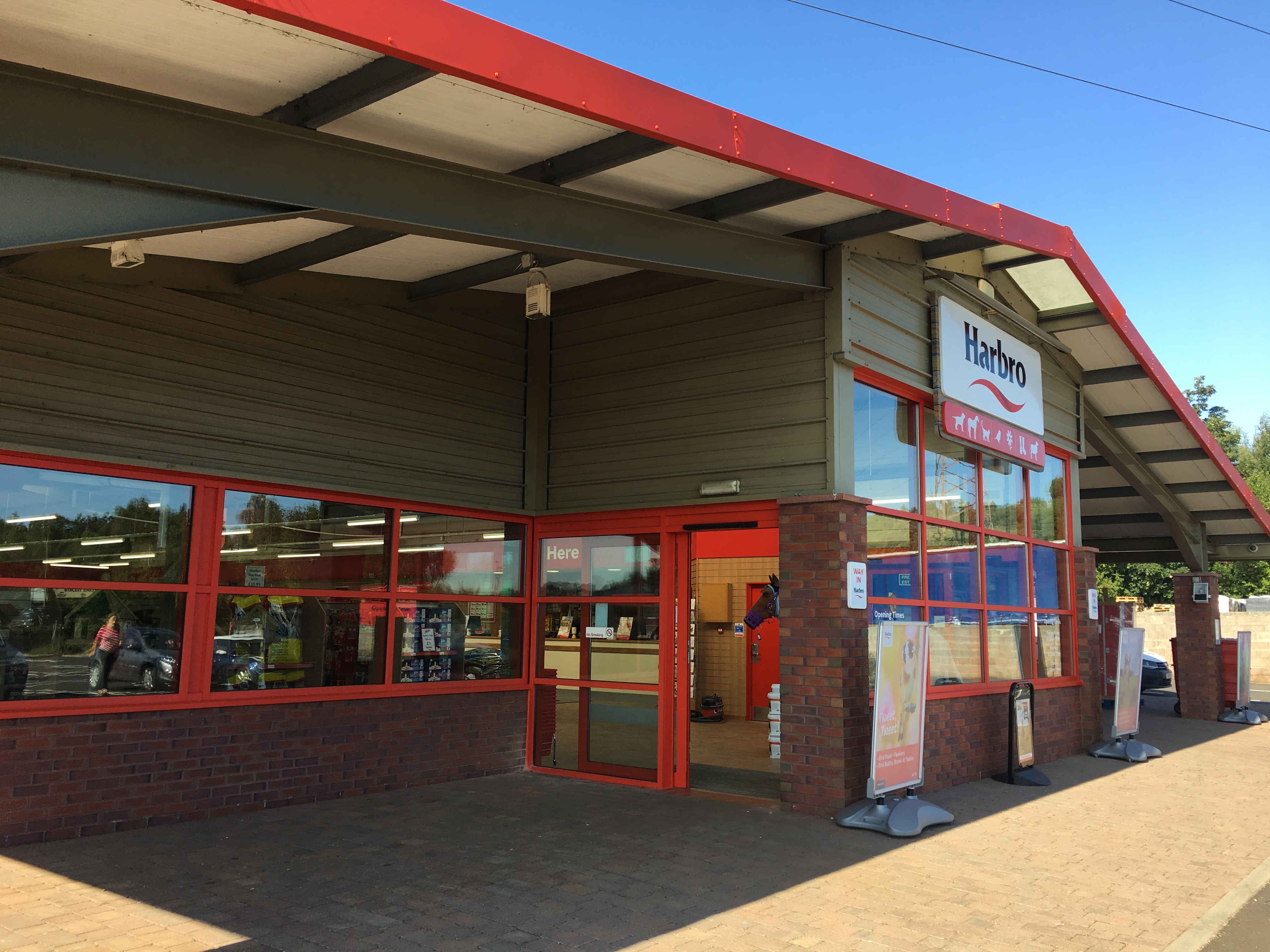 Shop Fittings Edinburgh Shop Fitters Edinburgh Henson Projects Ltd