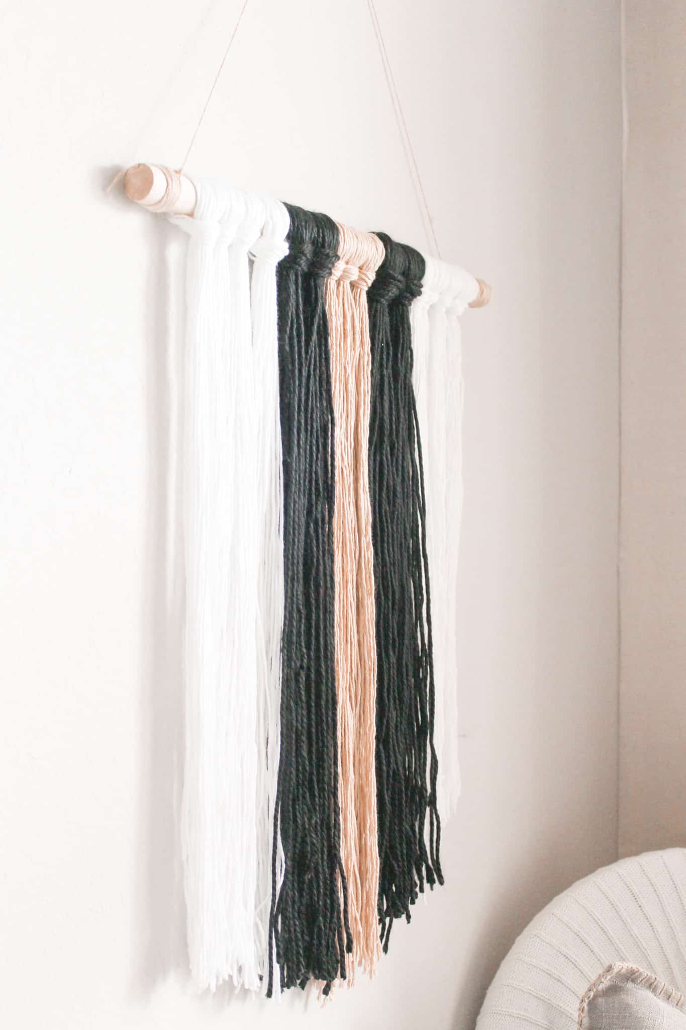 DIY Yarn Wall Hanging in Just 20 Minutes! Her Happy Home