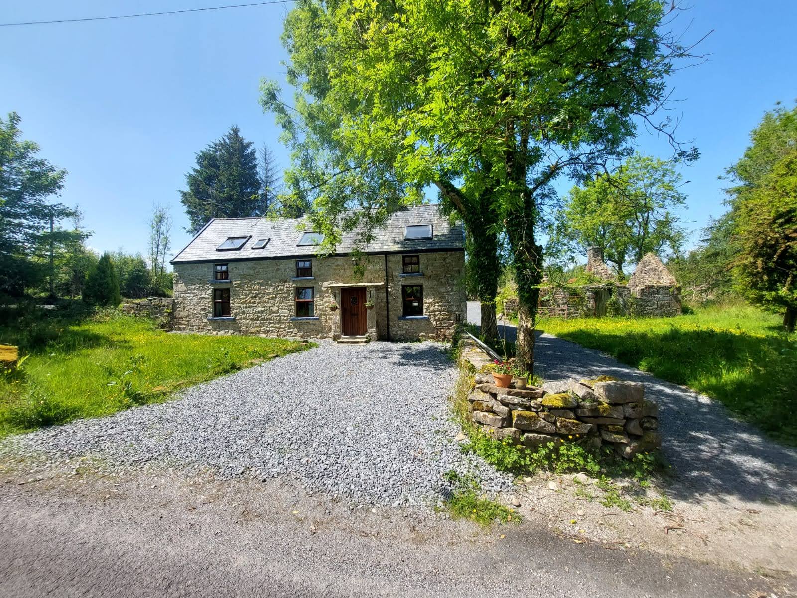 Clover Cottage, Monesk, Blacklion, Co. Cavan DARAGH HERAGHTY AUCTIONEERS