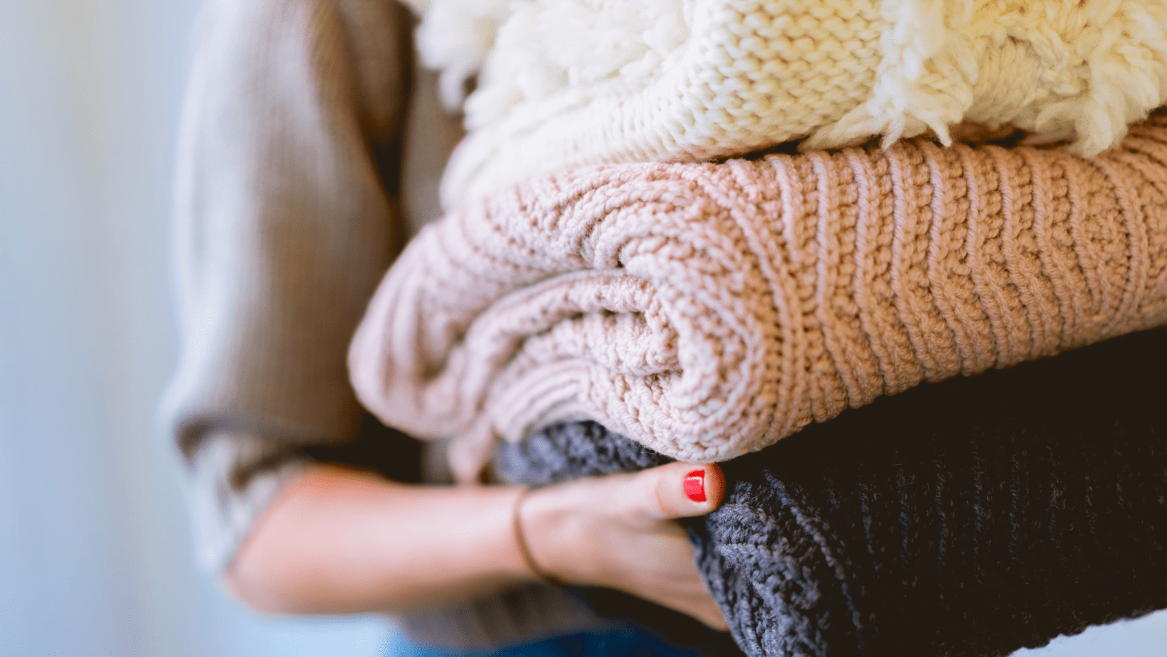 5 Easy Ways to Properly Store Winter Clothes Her Digital Coffee
