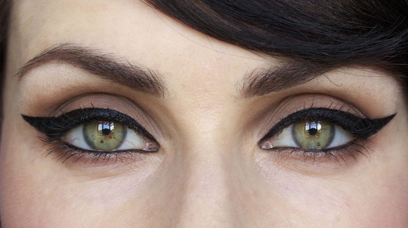 Easy Cat Eyeliner Tutorial How to do Cat Eye Makeup in 5