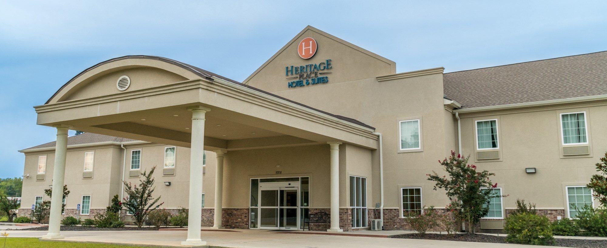 Heritage Place Hotel & Suites