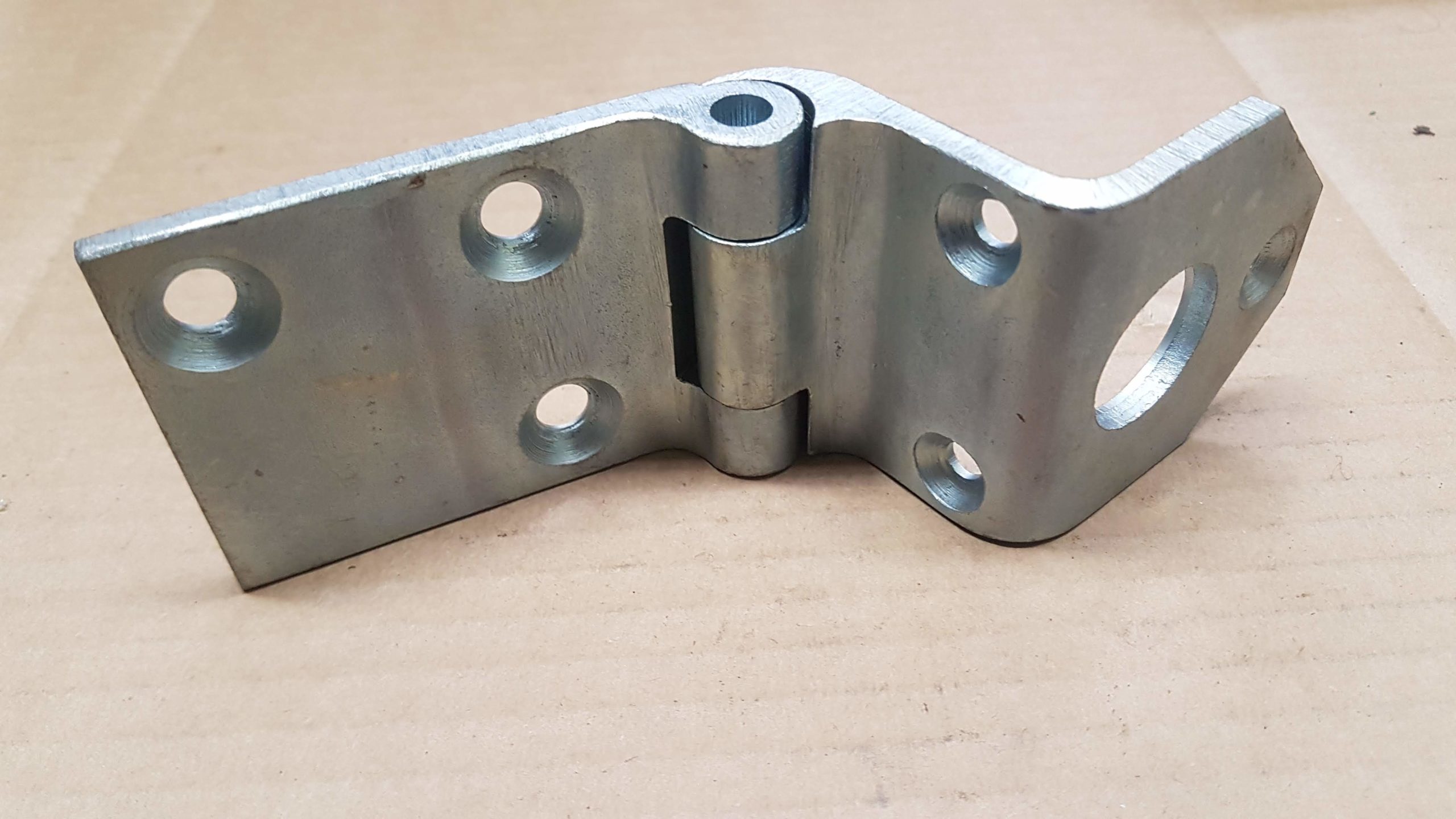 111831411D Door hinge HERITAGE STOCKS Original Parts