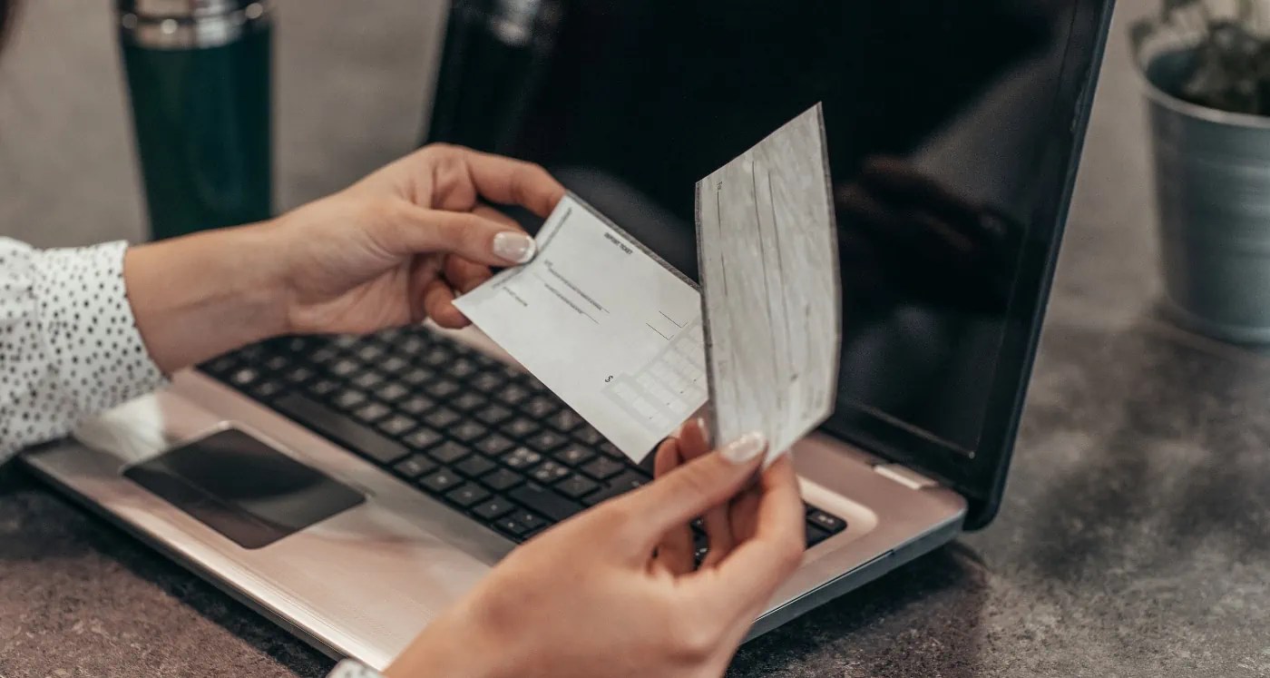 How To Cash A Check Without An ID [3 Legit Ways]