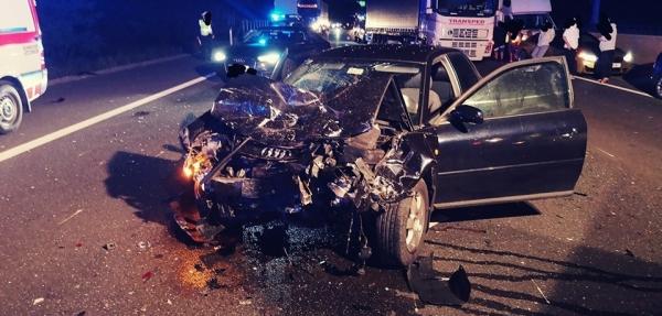 Unfall A4 Schwechat heute.at 100024257 Diashow