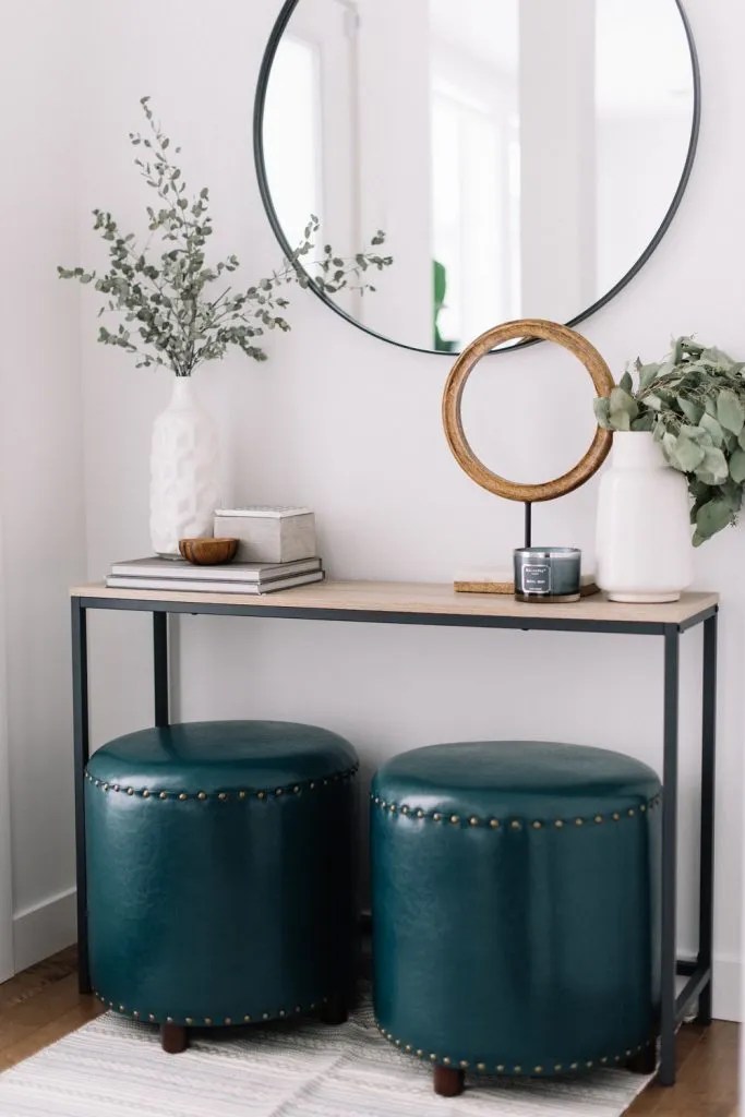 RECREATE THE LOOK 5 MINIMAL OVERSIZED ROUND MIRROR ENTRYWAYS Hey, Djangles.