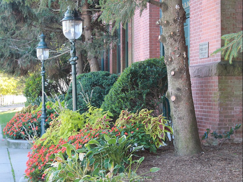 Norwalk Complexes Heywood Heights Condominiums