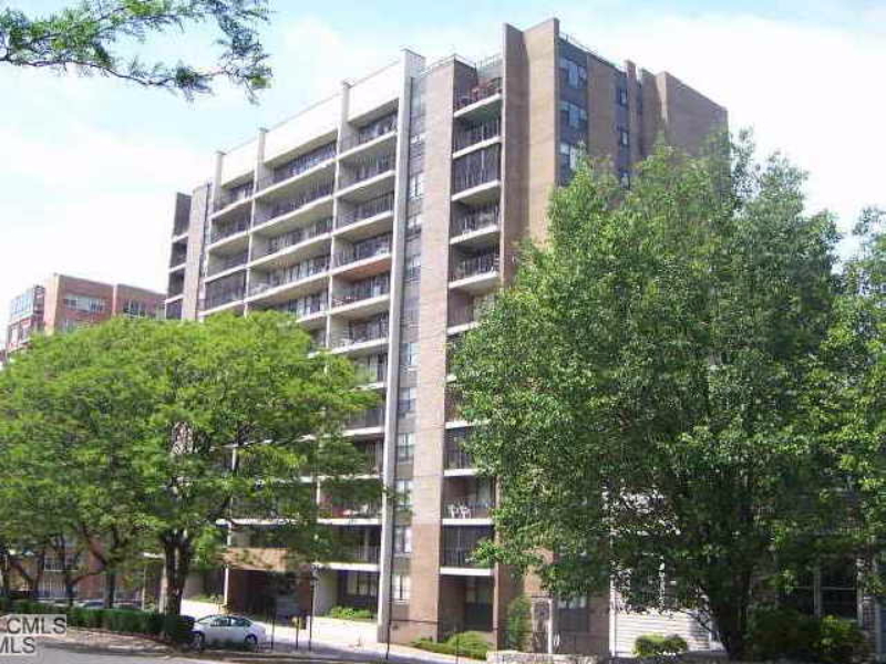 Stamford Complexes Heywood Heights Condominiums