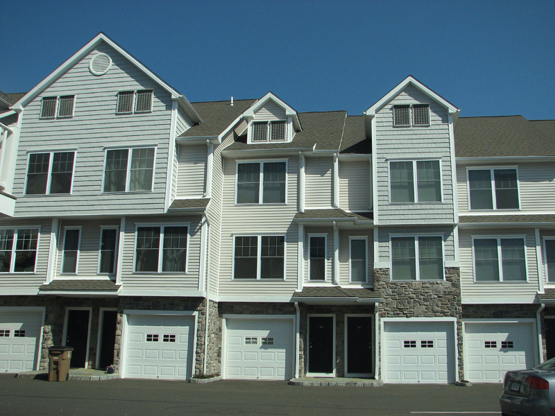 Stamford Complexes Heywood Heights Condominiums