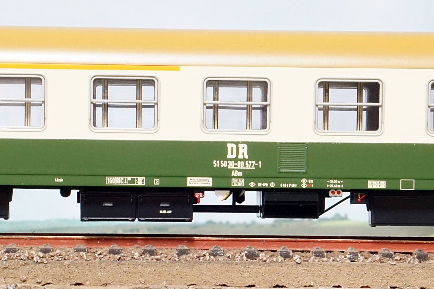 Vagon clasa 1 si 2 Roco 74801