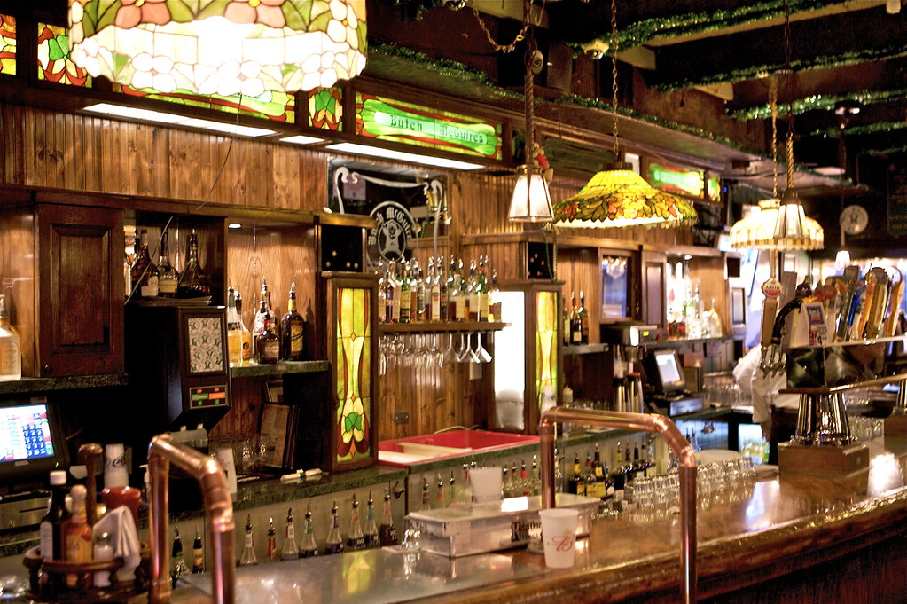 Butch McGuire’s in Gold Coast Happy Hour HHRevolution