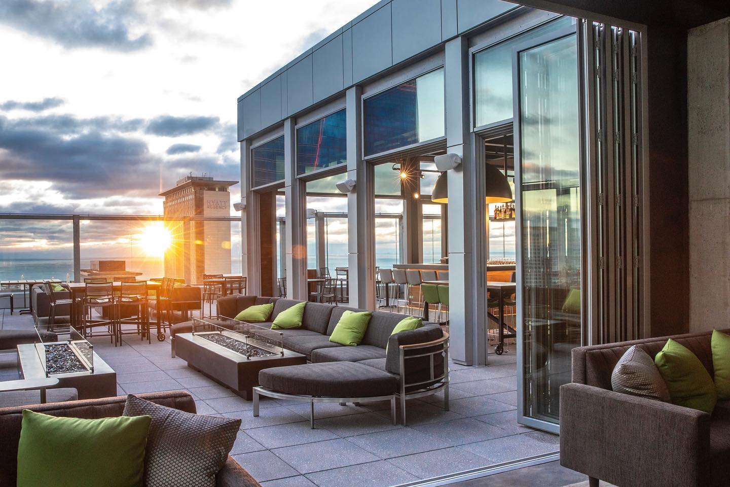 VU Rooftop Bar in South Loop Happy Hour HHRevolution