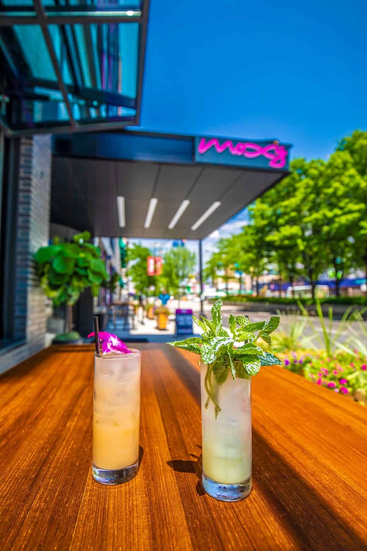 Bar Moxy in River North Happy Hour HHRevolution