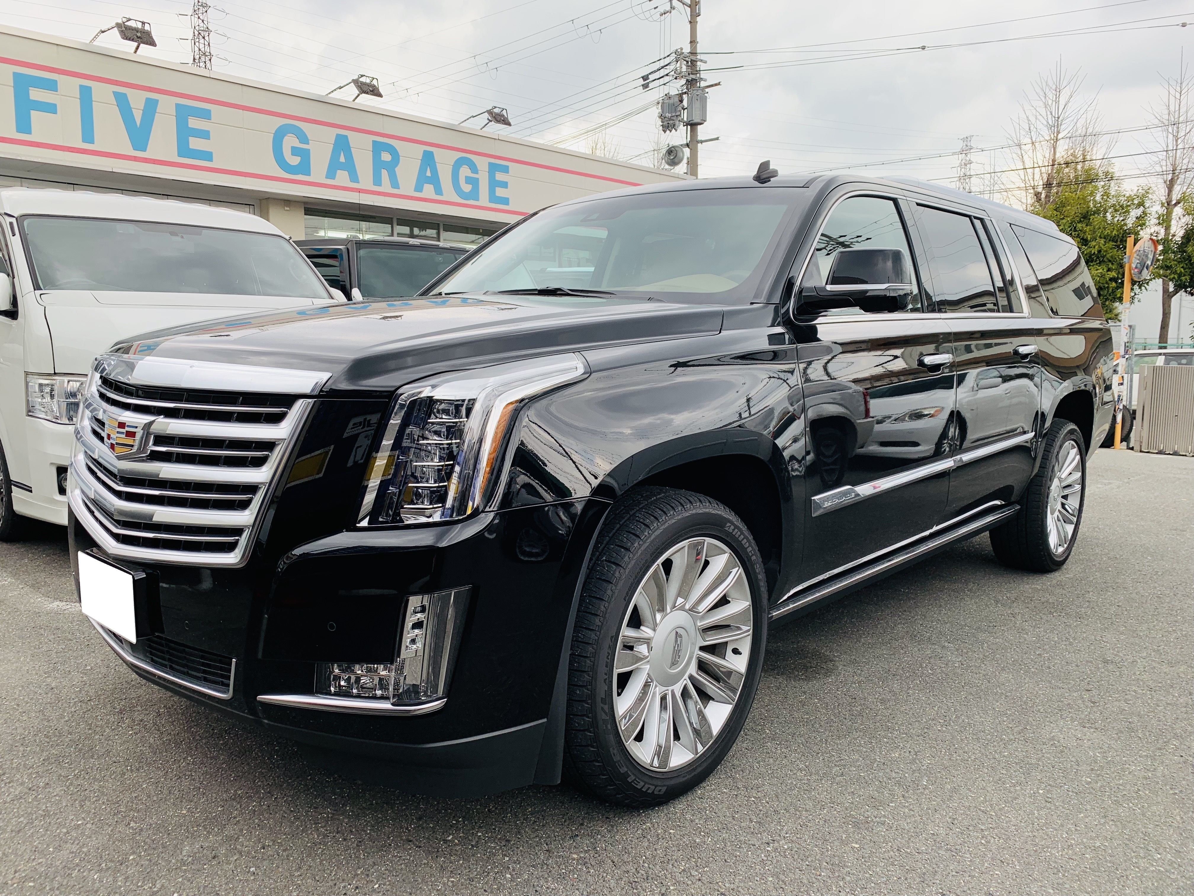 エスカ、チャレンジャー、アクア 大阪府摂津市のアメ車専門店HiFIVE GARAGEは新車や中古車、ビンテージカー、各種パーツ、代行輸入