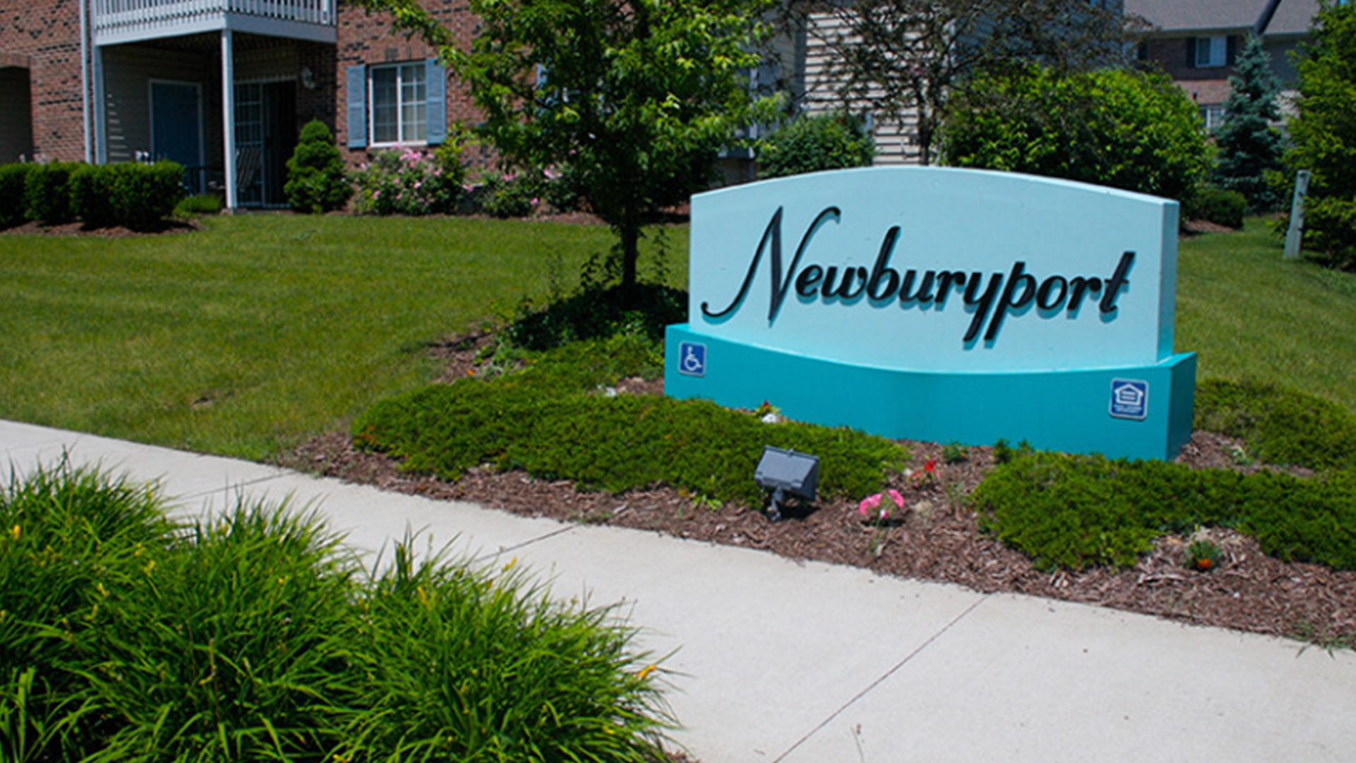 Home Newburyport Apartments