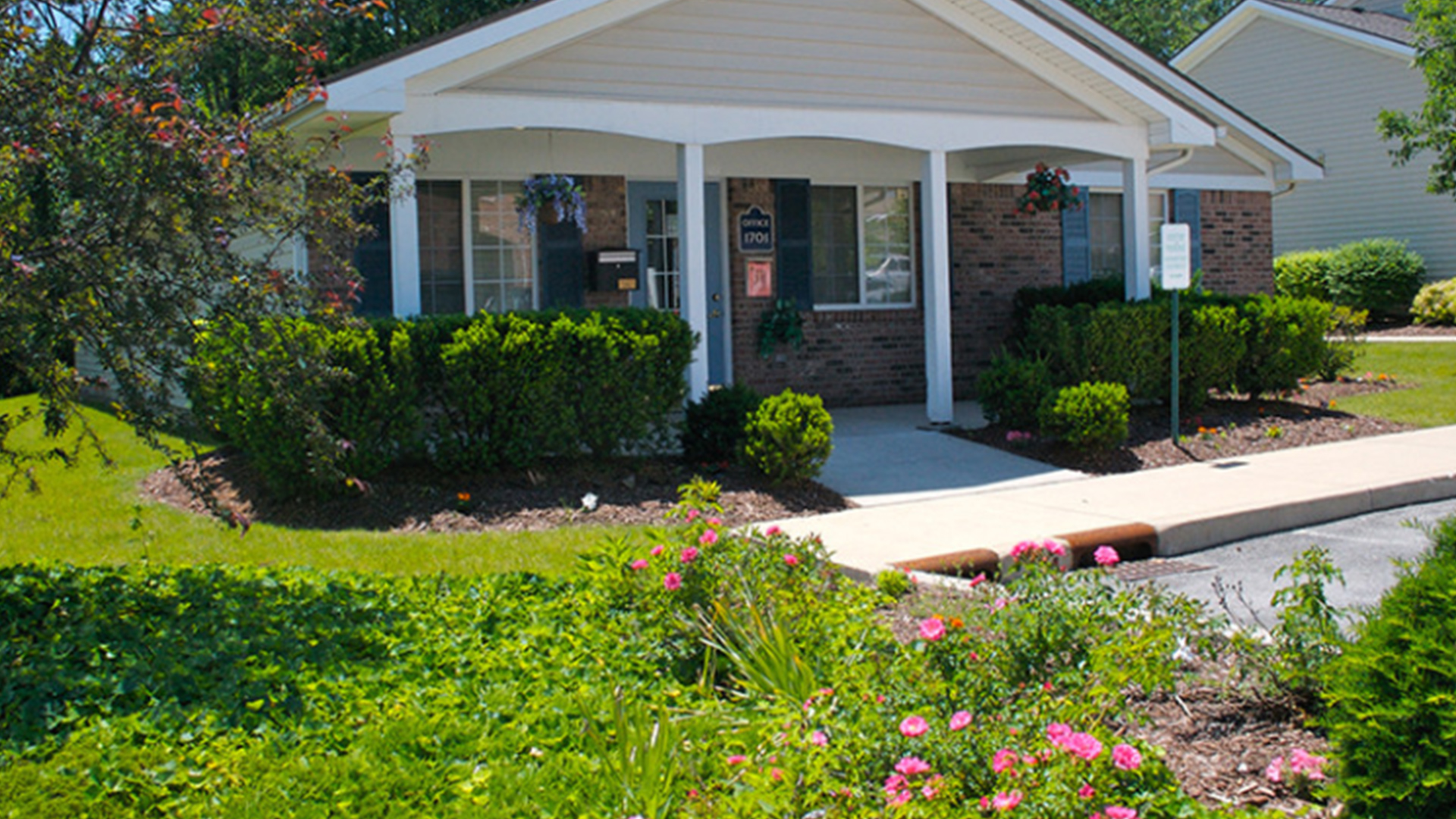 Home Newburyport Apartments