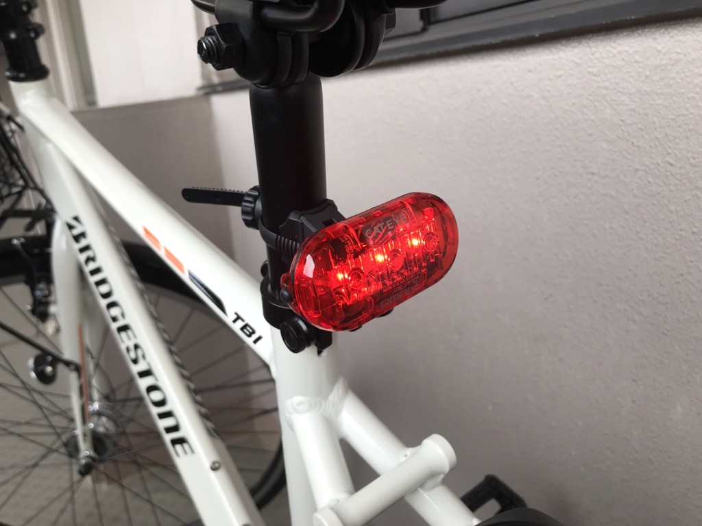 【自転車用テールライト】点滅350時間のオートライトが1,000円？！視認性アップで後方からの危険を劇的に回避する！ じょずブロ