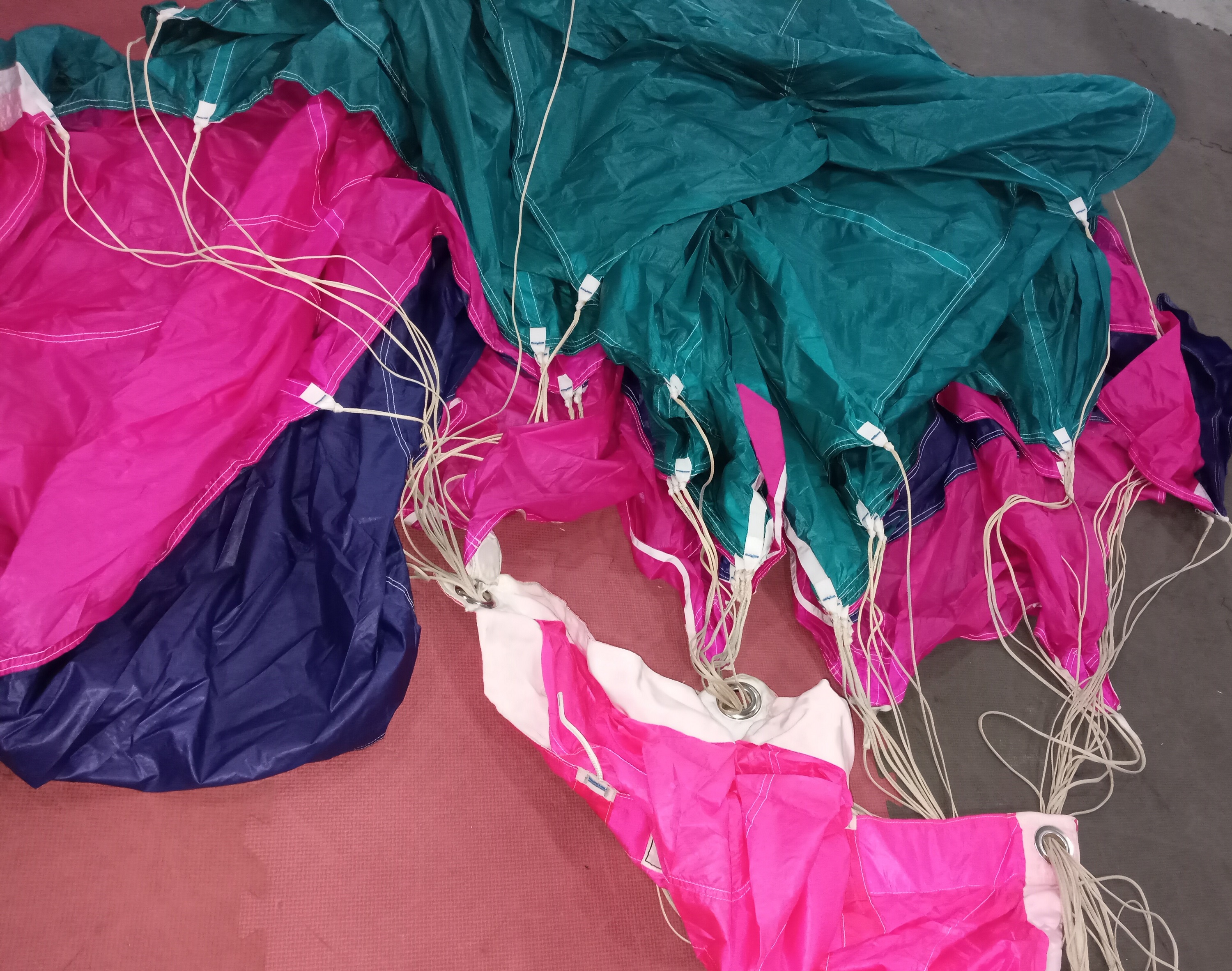 Used MicroSigma and Sigma Tandem Parachutes For Sale