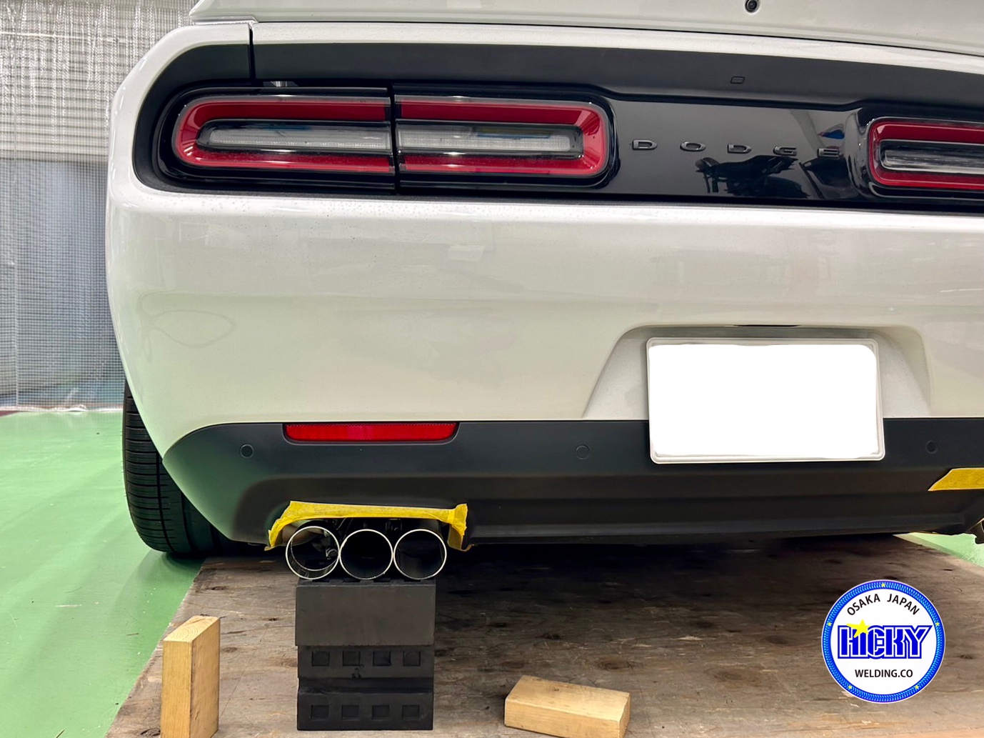 Dodge Challenger ダッジ チャレンジャー 5.7 RT 2018 ワンオフ マフラーカッター製作 可変バルブマフラー製作 リヤ