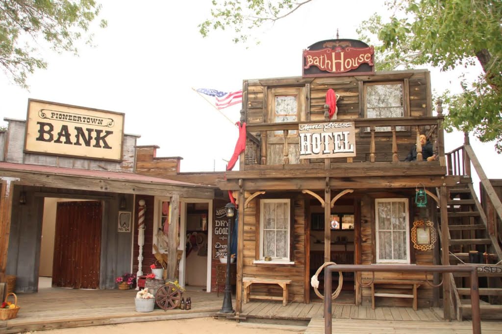 Visit Pioneertown and Pappy & Harriets in Joshua Tree