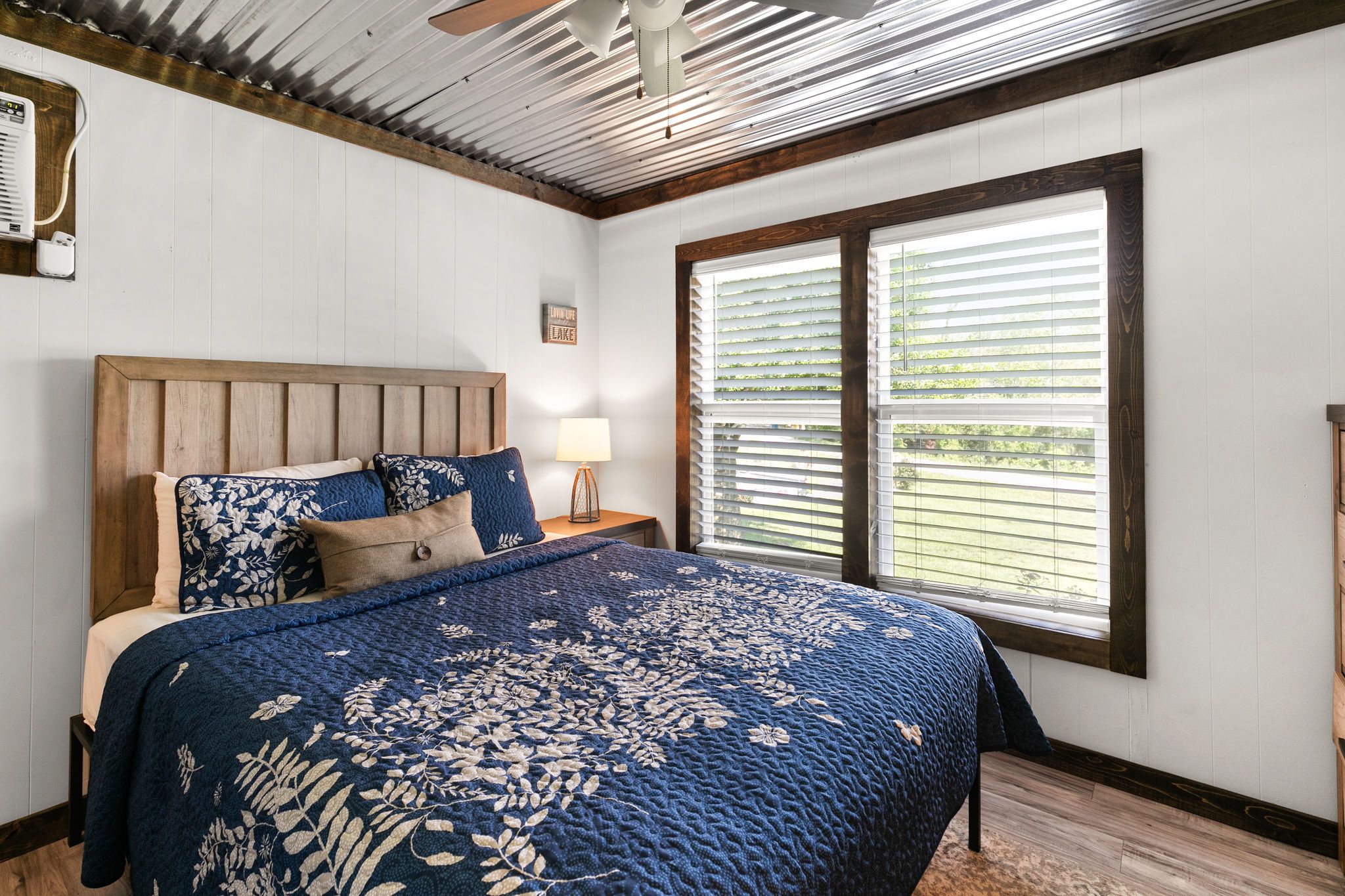 ThreeBedroom Cabins Lakefront on Table Rock Lake Hideaway Resort