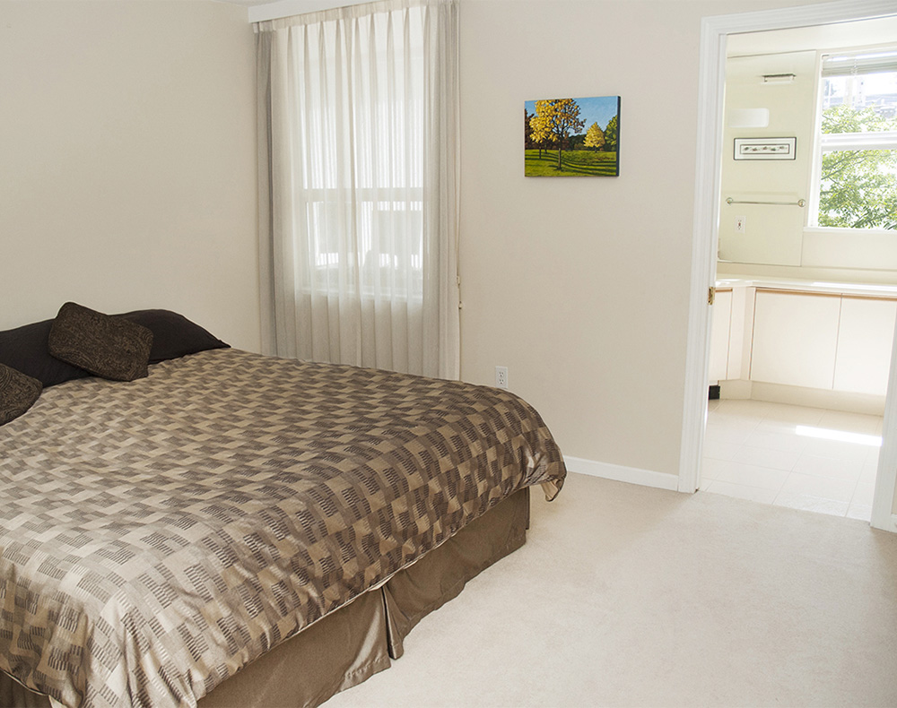 305, 2020 Highbury Street