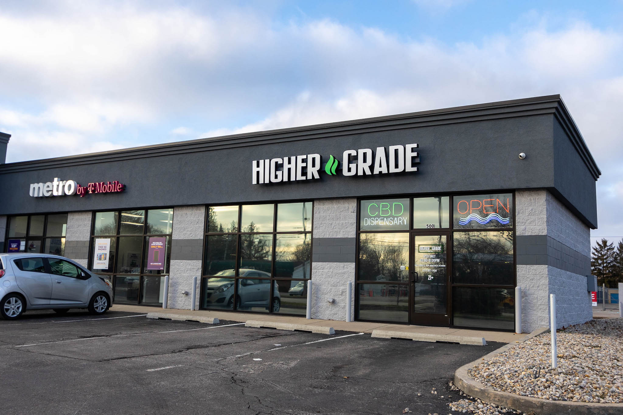 Smoke & Vape Shop Noblesville (Conner St.) Higher Grade Store
