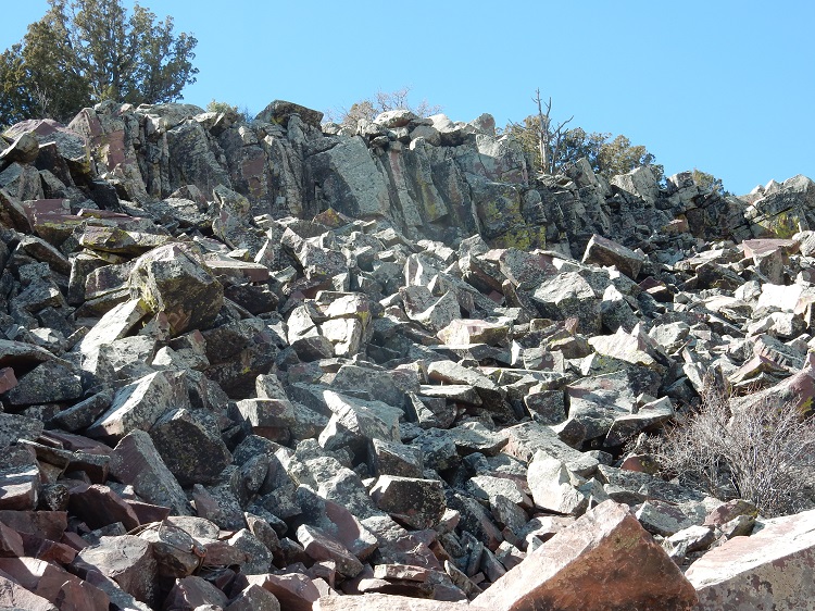 Navajo Ruby Moss High Plains Stone Company Colorado's source for flagstone, boulders, and