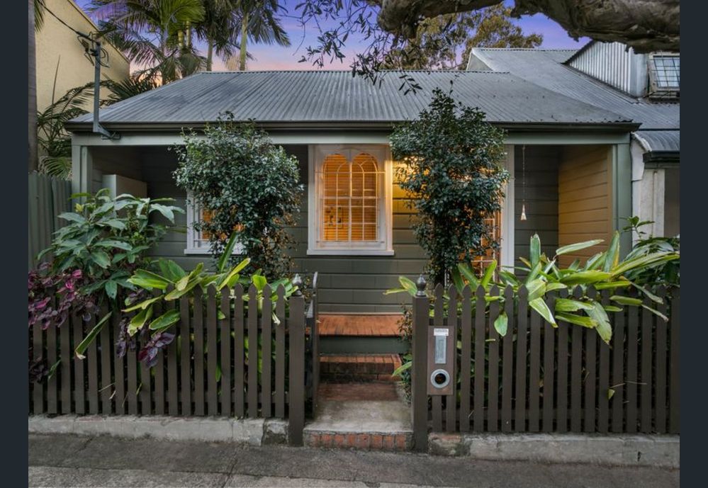 Kingsclear Road, Alexandria2 Bed 2 Bath 1 Car HighSpec Properties