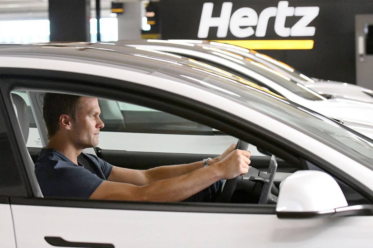 Hertz buys 100,000 Tesla Electric Cars to create the largest EV Rental