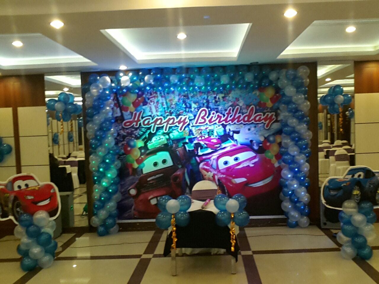 cars theme baloon decoration boys Best Birthday Party Organisers