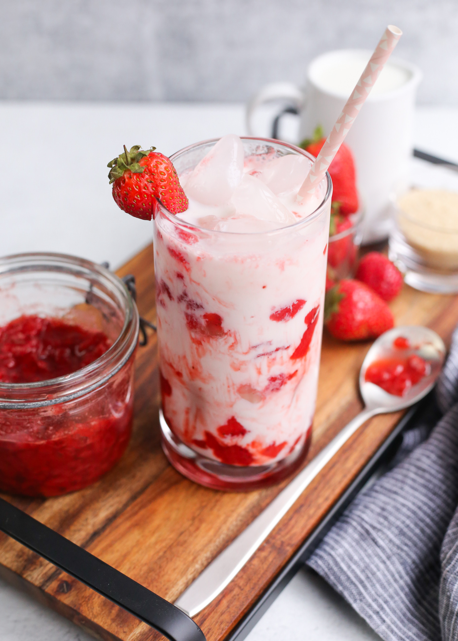 Korean Strawberry Milk Hiland Dairy