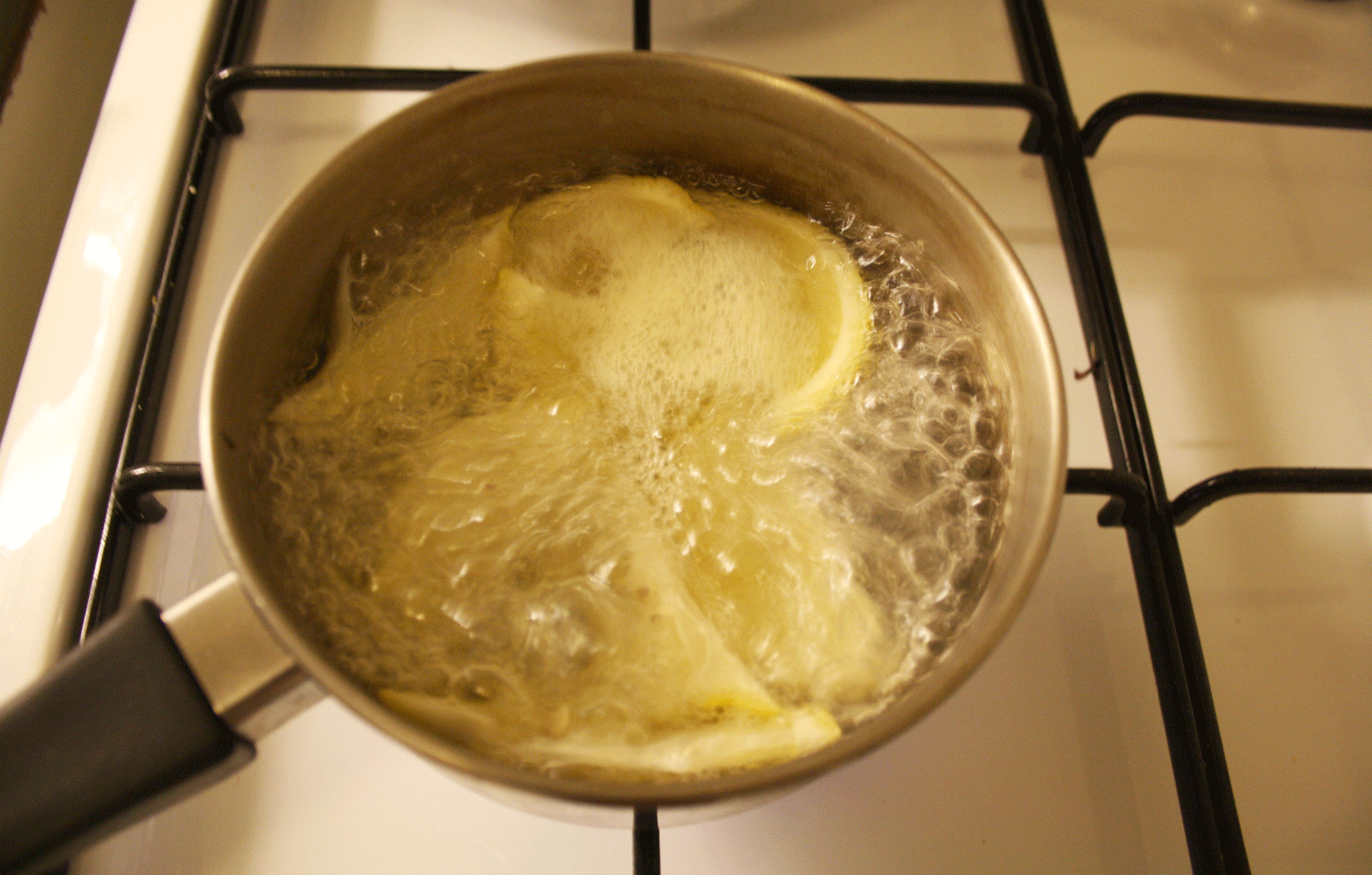 Homemade Lemon Hairspray Hildablue